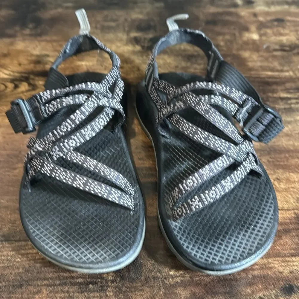 Chaco Kids black and white design sandals‎ Size 3
